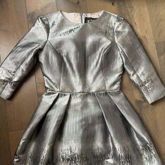 Raquel Couture Women's Size 4 Silver Metallic Dress Knee Length - Picture 2 of 6